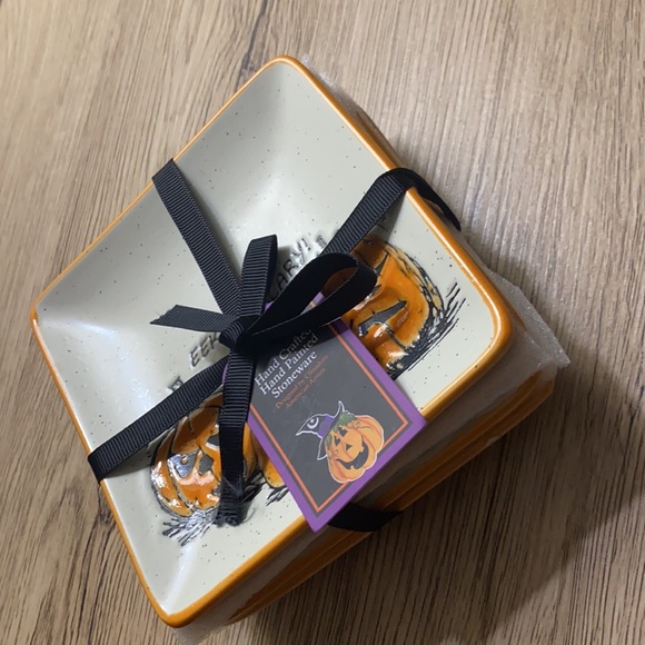 inHomestylez Other - 4 Piece Halloween Stoneware Set